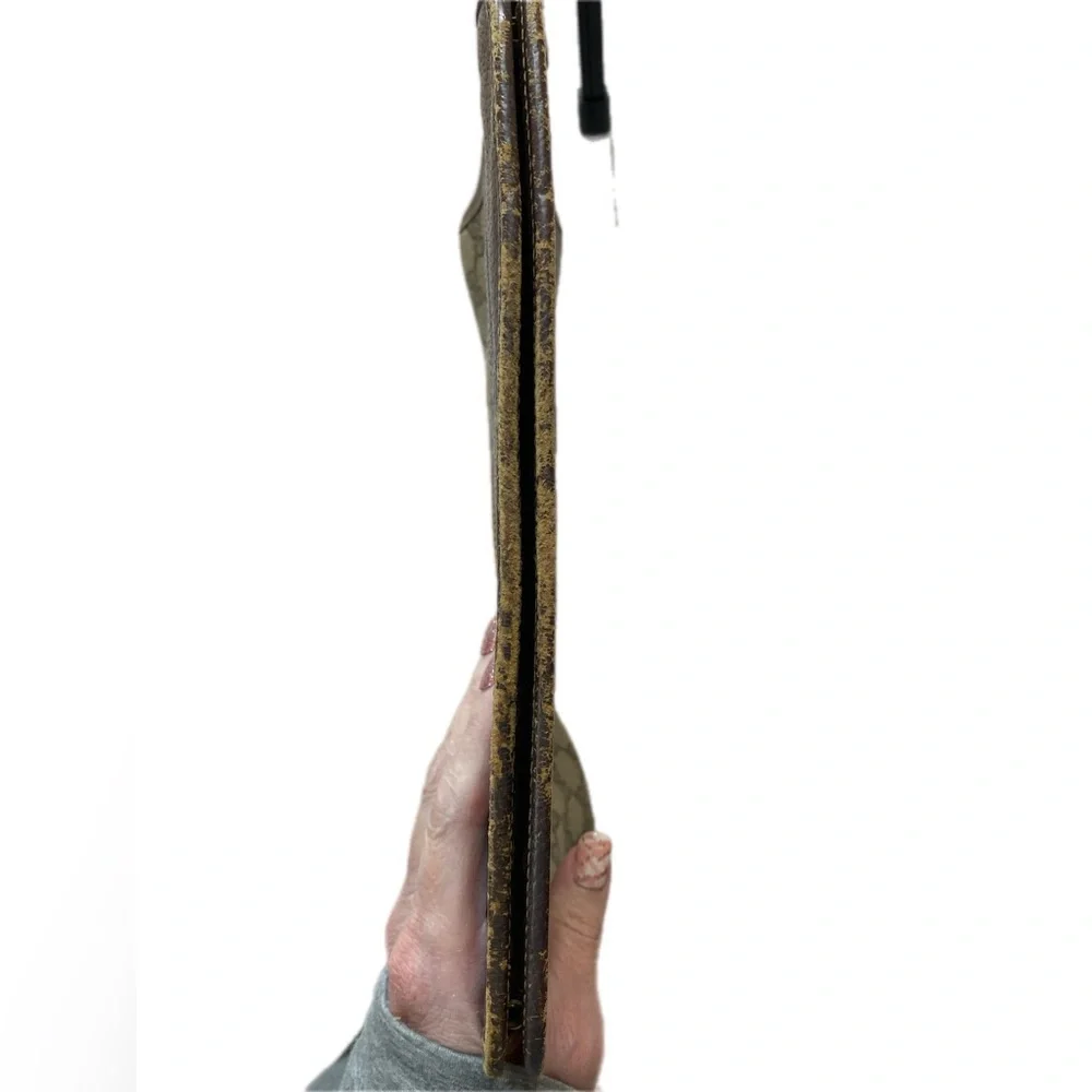 Gucci Brown Monogram Clutch - Picture 4 of 8